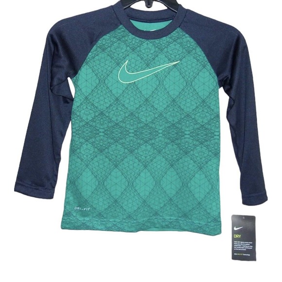 New Nike Dry-Fit SWOOSH Boy's T-Shirt Black Size 4 Extra Small MSRP $28 - Picture 1 of 2